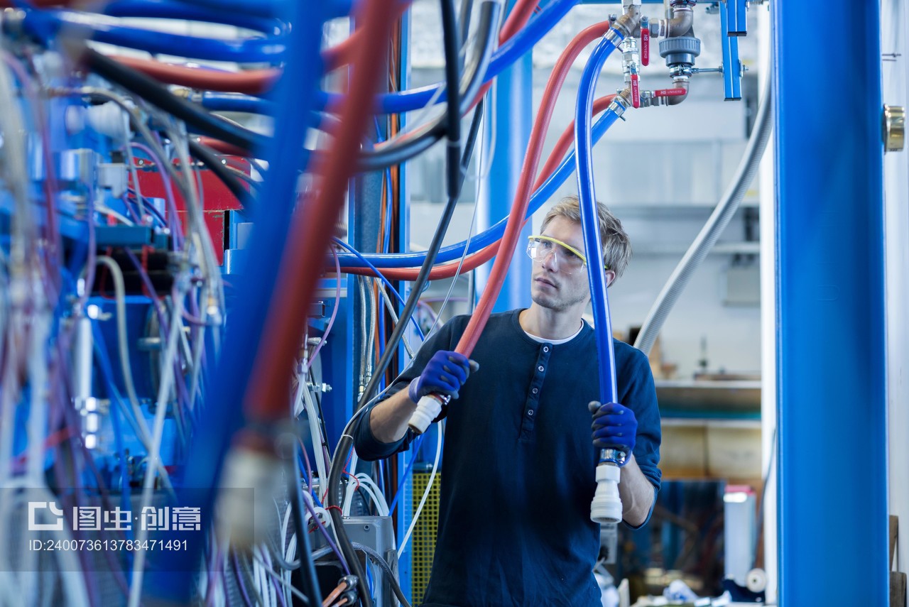 确保网络稳定运行的守护者——网络工厂技术员的电缆检测