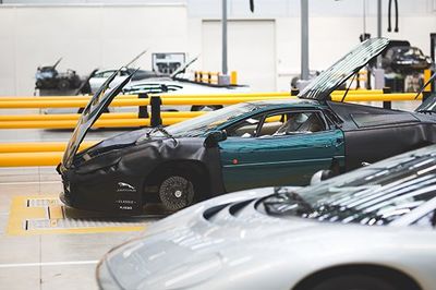 捷豹路虎经典车工厂在英国考文垂正式落成，推动经典车网络工程发展